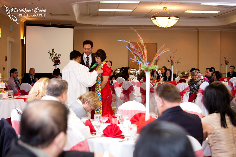 http://embassysuites1.hilton.com/en_US/es/hotel/LAXANES-Embassy-Suites-Anaheim-North-California/index.do