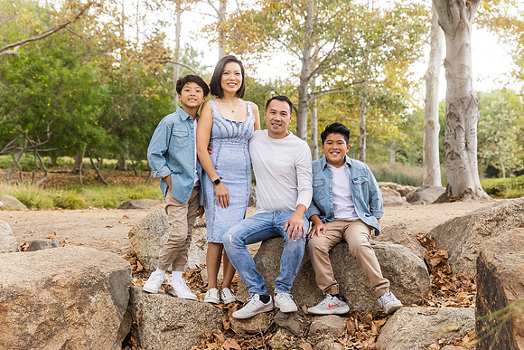 outdoor family photo in irvine by orange county wedding photographer tram bill (76)