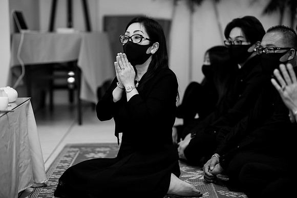Hien's Mom Funeral-B&W (62)