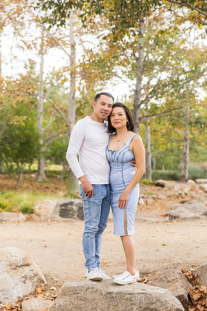 outdoor family photo in irvine by orange county wedding photographer tram bill (94)