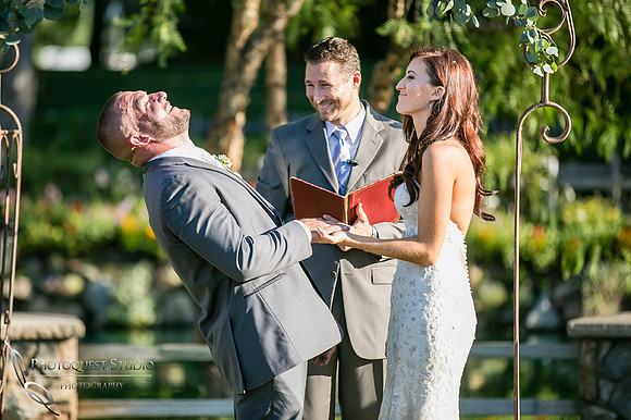 Wedding photo at Lake Oak Meadows, Temecula Winery by Photographer of Photoquest Studio