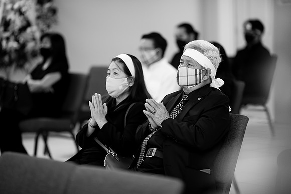 Hien's Mom Funeral-B&W (204)