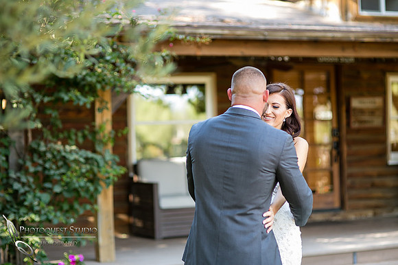 first-look-wedding-photo-at-lake-oak-meadows-by-wedding-photographer-in-temecula,-Photoquest-studio-(14)