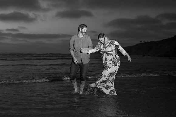 maternity photo at the beach by orange county los angeles photographer (1)