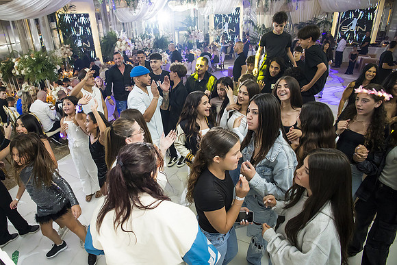 luxury-bar-mitzvah-bat-mitzvah-photo-in-los-angeles-by-orange-county-temecula-san-diego-wedding-photographer-80