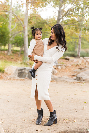 outdoor family photo in irvine by orange county wedding photographer tram bill (106)
