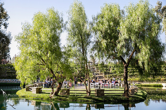 Wedding photo at Lake Oak Meadows, Temecula Winery by Photographer of Photoquest Studio