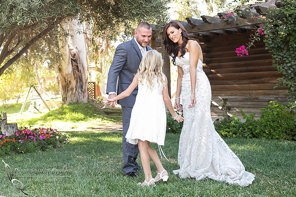 first-look-wedding-photo-at-lake-oak-meadows-by-wedding-photographer-in-temecula,-Photoquest-studio-(25)