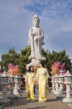 mother and daughter lunar new year viet tet photo orange county los angeles wedding photographer-21