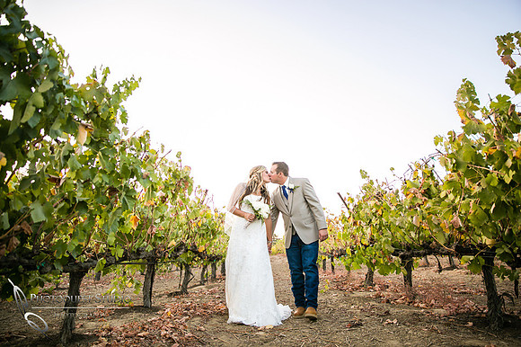Sweet love at Longshadow Ranch Winery by Temecula Wedding Photographer
