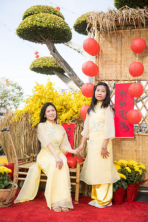 mother and daughter lunar new year viet tet photo orange county los angeles wedding photographer-11