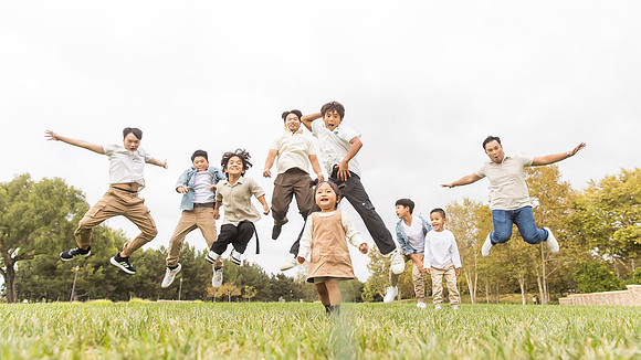outdoor family photo in irvine by orange county wedding photographer tram bill (241)