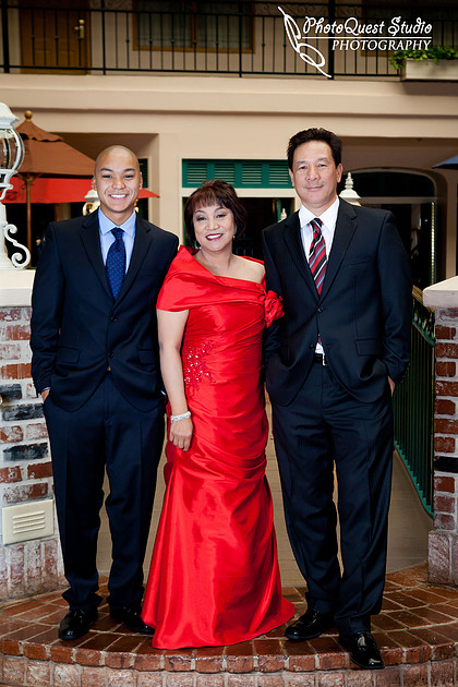 http://embassysuites1.hilton.com/en_US/es/hotel/LAXANES-Embassy-Suites-Anaheim-North-California/index.do
