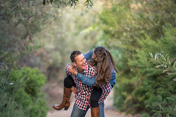 Southern California Engagement with nature in fall Photos in Fallbrook, San Diego by Temecula Winery Wedding Photographer, Sarah & Shawn