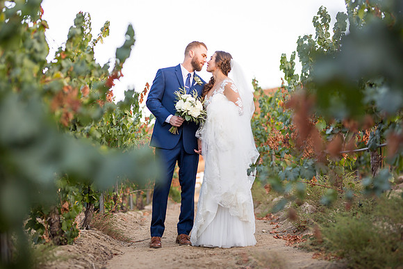 Photographer in Temecula, Longshadow Ranch Wedding, Parris and Derek (410)