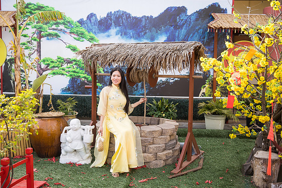 mother and daughter lunar new year viet tet photo orange county los angeles wedding photographer-60