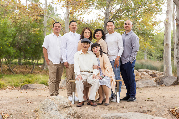 outdoor family photo in irvine by orange county wedding photographer tram bill (186)
