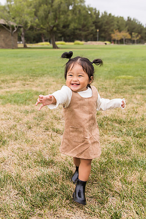 outdoor family photo in irvine by orange county wedding photographer tram bill (228)