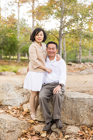 outdoor family photo in irvine by orange county wedding photographer tram bill (127)
