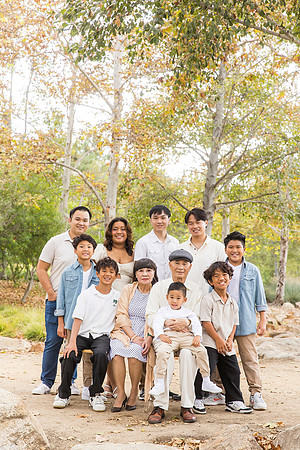 outdoor family photo in irvine by orange county wedding photographer tram bill (42)