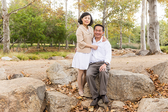 outdoor family photo in irvine by orange county wedding photographer tram bill (129)