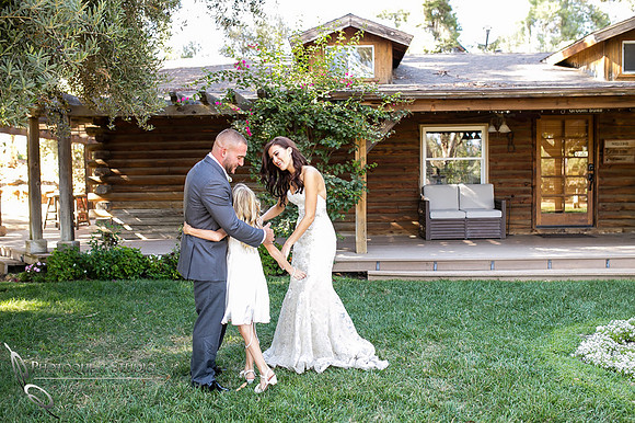 first-look-wedding-photo-at-lake-oak-meadows-by-wedding-photographer-in-temecula,-Photoquest-studio-(22)