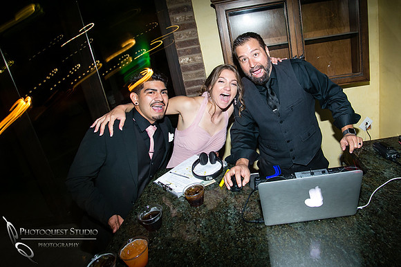 Wedding photo at Lake Oak Meadows, Temecula Winery by Photographer of Photoquest Studio