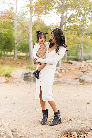 outdoor family photo in irvine by orange county wedding photographer tram bill (105)