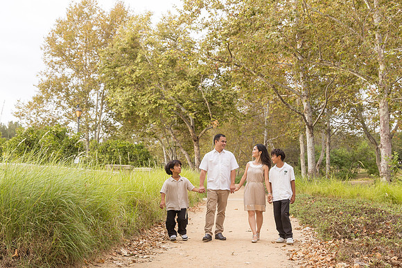 outdoor family photo in irvine by orange county wedding photographer tram bill (233)
