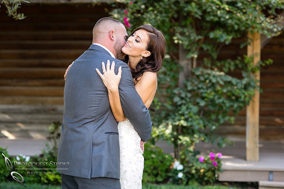 first-look-wedding-photo-at-lake-oak-meadows-by-wedding-photographer-in-temecula,-Photoquest-studio-(16)