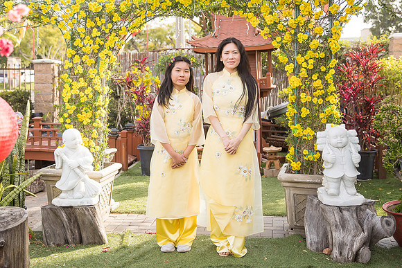 mother and daughter lunar new year viet tet photo orange county los angeles wedding photographer-52