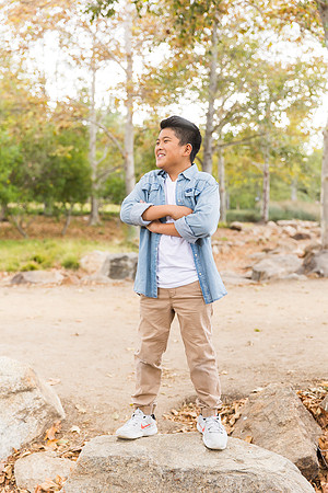 outdoor family photo in irvine by orange county wedding photographer tram bill (97)