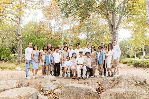 outdoor family photo in irvine by orange county wedding photographer tram bill (36)