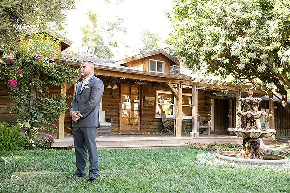 first-look-wedding-photo-at-lake-oak-meadows-by-wedding-photographer-in-temecula,-Photoquest-studio-(2)
