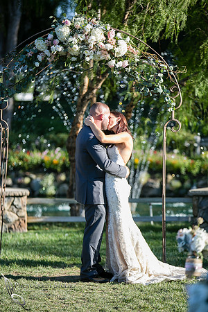 Wedding photo at Lake Oak Meadows, Temecula Winery by Photographer of Photoquest Studio