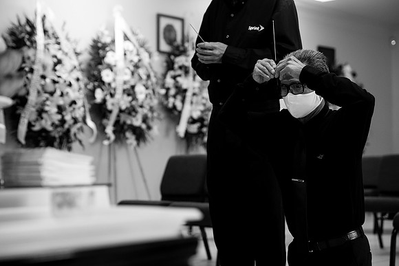 Hien's Mom Funeral-B&W (150)
