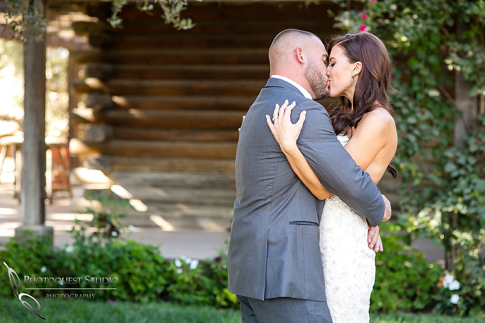 first-look-wedding-photo-at-lake-oak-meadows-by-wedding-photographer-in-temecula,-Photoquest-studio-(15)